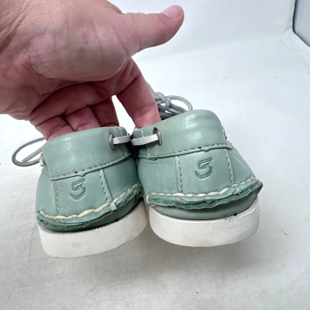 Category 5 Boat Shoes Sage Green 6.5 M Preppy Nautical Coastal Leather Casual